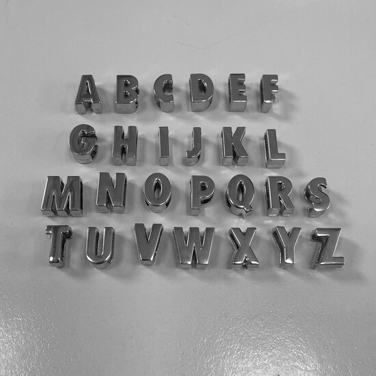 Metalen veter letters